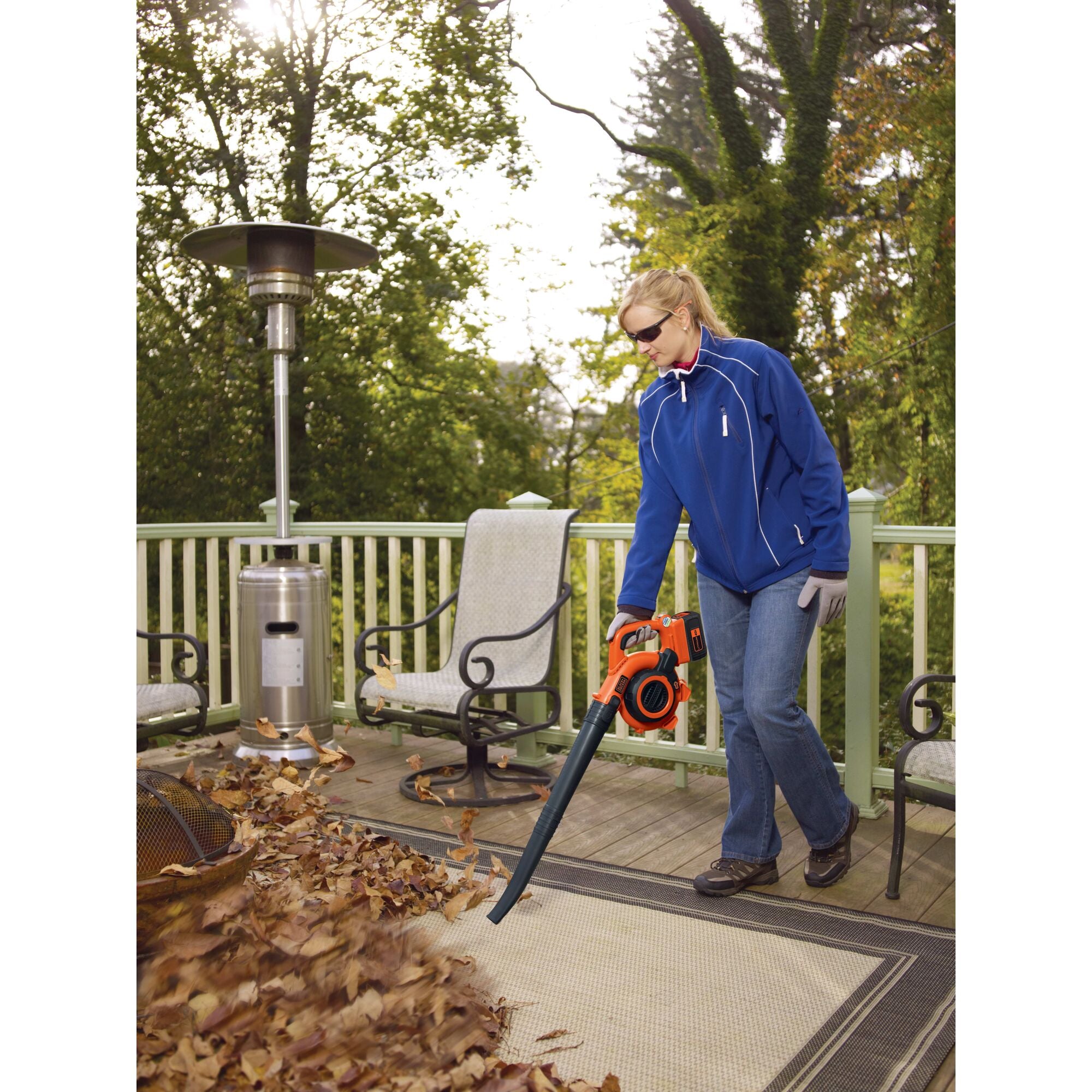 40V MAX* Cordless Leaf Blower and Vacuum. Battery and Charger Included - Image 2