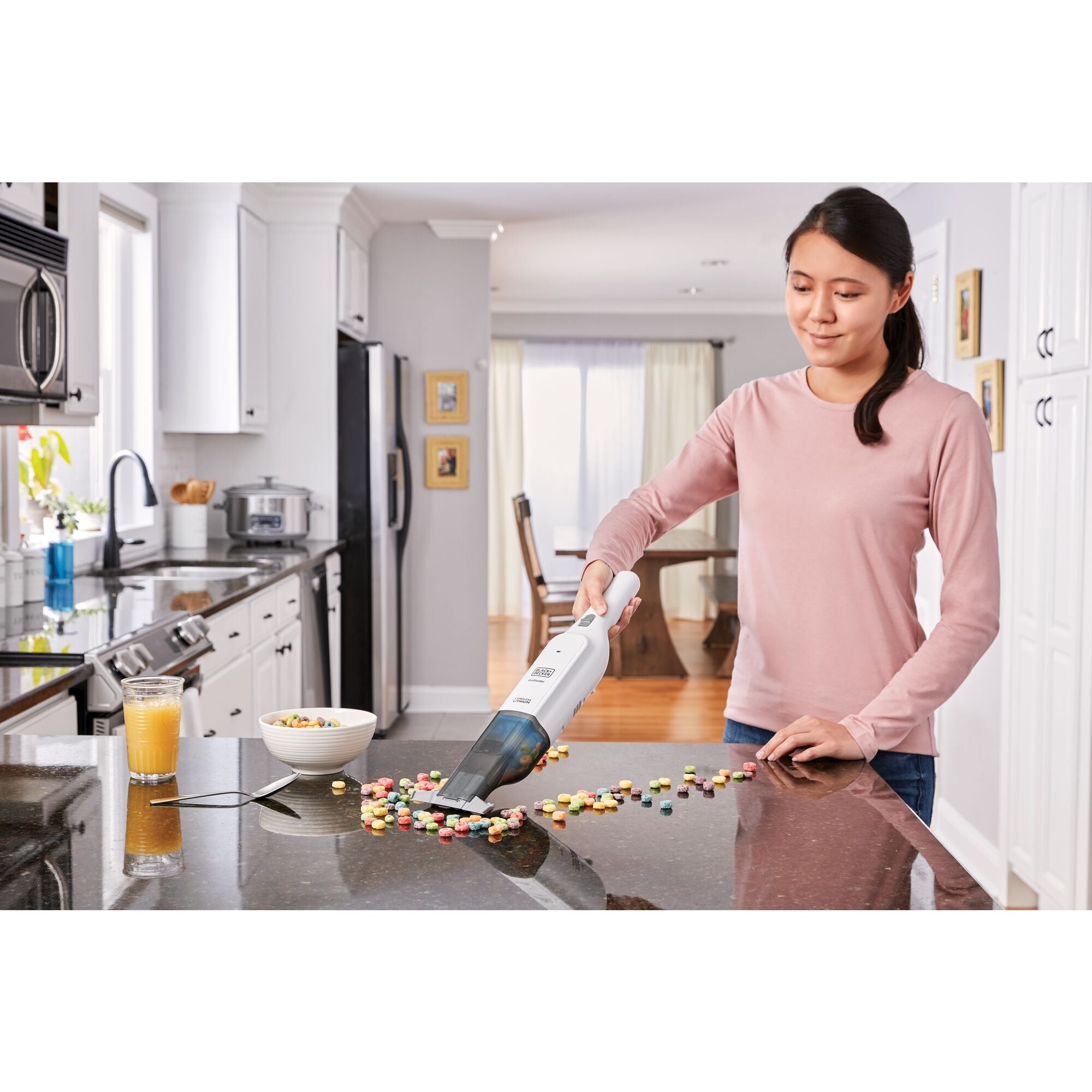 12V MAX* Handheld Vacuum Cordless. dustbuster AdvancedClean - Image 2